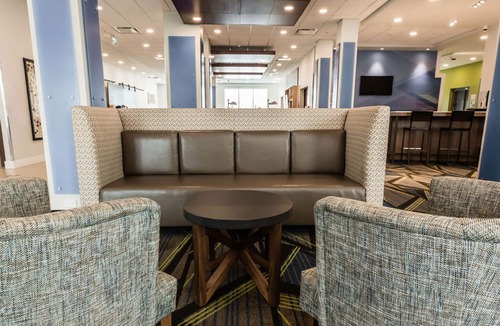 St. Albert Hotel | Holiday Inn Express & Suites Edmonton N - St. Albert by IHG