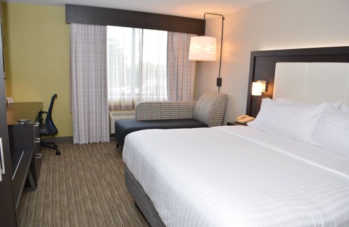 Waterville Hotel | Holiday Inn Express & Suites Waterville - North by IHG