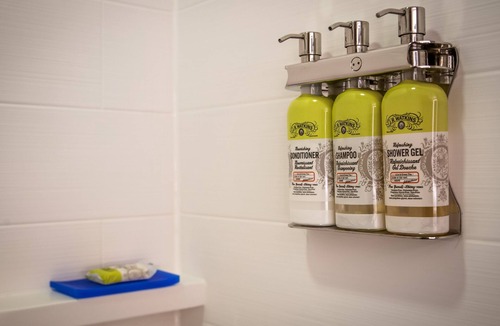 Drayton Plains Hotel | Holiday Inn Express & Suites Detroit - Farmington Hills by IHG