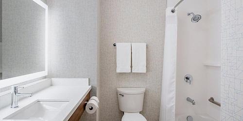 Brandon Hotel | Holiday Inn Express & Suites - Brandon by IHG
