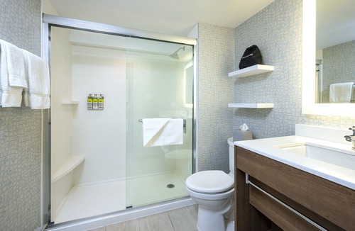 Old Town Hotel | Holiday Inn Express Toronto - Downtown by IHG