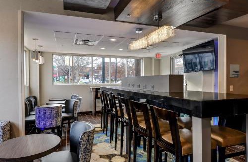 Downtown Hotel | Holiday Inn Express Washington DC Silver Spring by IHG