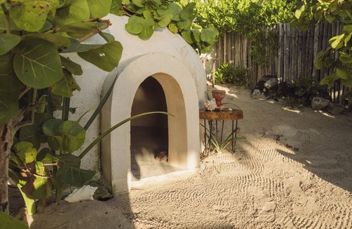 Zona Hotelera Villa | Holistic beachfront villa in the Sian Kaan | Tulum reserve for 14 people.