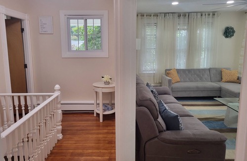Mount Pleasant Apartment | Home feel 3bdroom 2nd Floor apartment