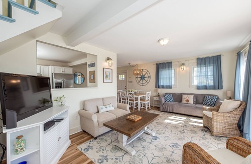 Mid-Coast and Islands House | Homeport - Modern oceanfront cottage overlooking quintessential Mackerel Cove