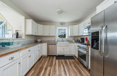 Mid-Coast and Islands House | Homeport - Modern oceanfront cottage overlooking quintessential Mackerel Cove