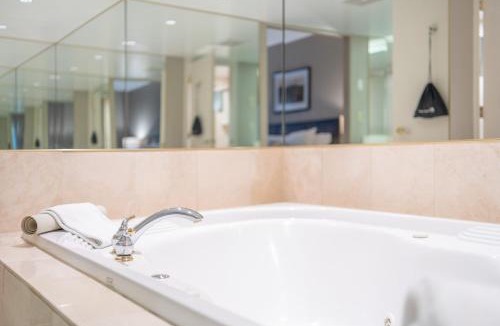 Oro-Medonte Apartment | Horseshoe Valley Suites - The Azure