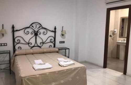 La Catedral House | Hostal Almanzor