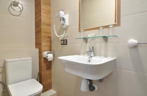 La Catedral House | Hostal Almanzor
