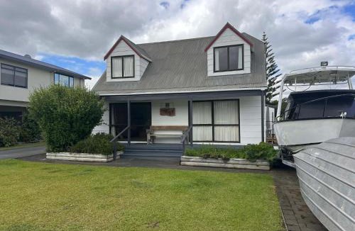 Whangamata House | Hosts on the Coast Dad's Place