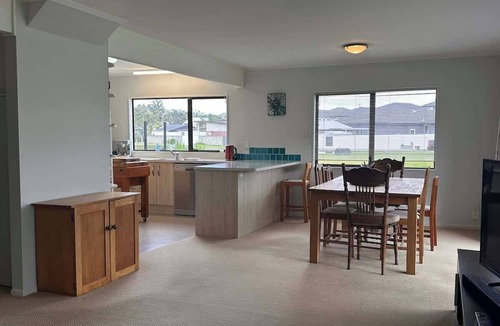 Whangamata House | Hosts on the Coast Dad's Place