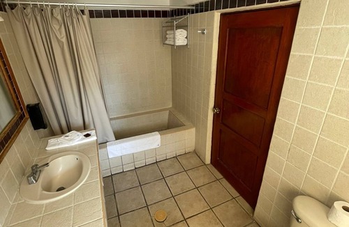 San Juan Cosala Hotel | Hotel Balneario San Juan Cosalá