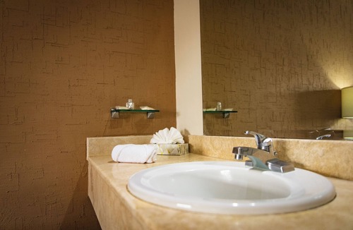 Juarez Municipality Hotel | Hotel Conquistador Inn By US Consulate
