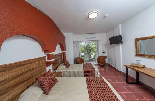Downtown Puerto Vallarta Hotel | Hotel Encino Malecón Centro Puerto Vallarta