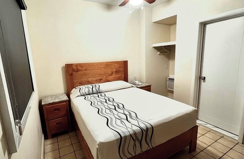 Avenida Revolucion Hotel | Hotel León
