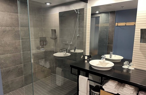 Ville-Marie Hotel | Hotel Le Dauphin Montreal Centre Ville