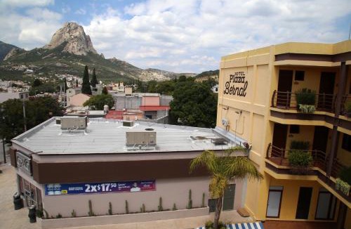 Bernal Hotel | Hotel Plaza Bernal