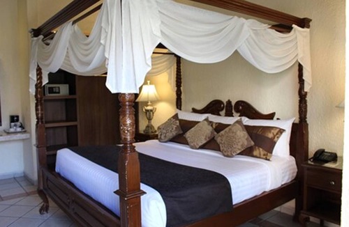 San Pedro Tlaquepaque Hotel | Hotel Posada Virreyes