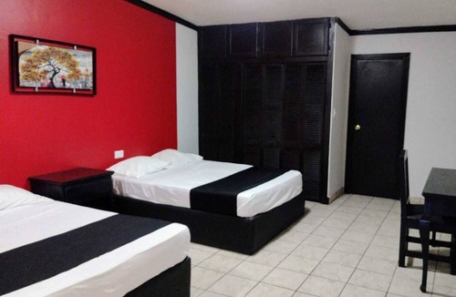 Nuevo Laredo Hotel | Hotel & Suites Hacienda Santa Maria