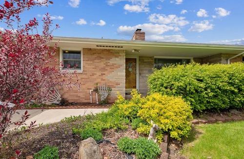 Elkhart House | House ∙ 3 bedrooms ∙ 6 guests