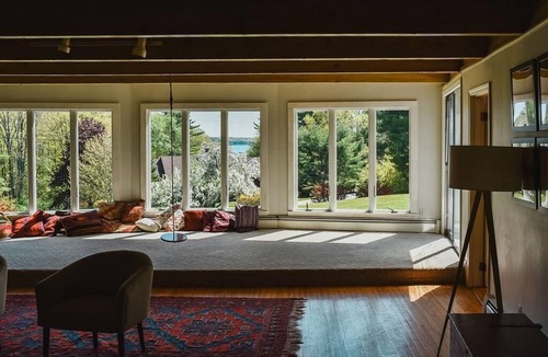 Damariscotta House | House for a crowd.with a dock