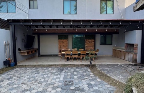 Tlajomulco de Zuniga House | House in La Tijera near Punto Sur.