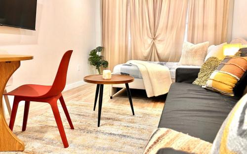 Viauville Apartment | Housing in Montreal - Budget Friendly Monthly Rent