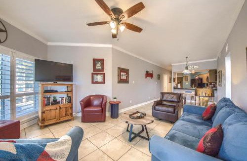 New Braunfels Apartment | IC 112 Cowboy Corral