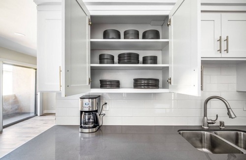Beverly Hills Apartment | Ideal Beverly Hills 1BR, Pool, near Beverly Center, by Blueground