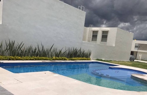 San Luis Potosi House | In Industrial Zone, pool, Gym, 24/7 surveillance.