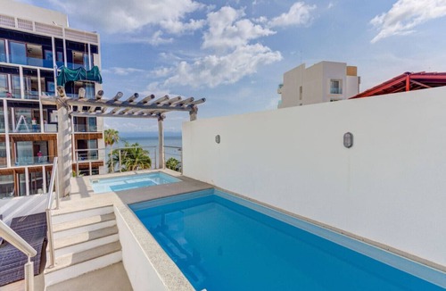 La Cruz de Huanacaxtle Condo | Increíble condo 2BD con alberca en roof!