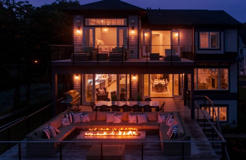 York Beach House | INCREDIBLE OCEANFRONT HOME, ELEVATOR, 6 BEDROOMS, 7 BATHS & SPECTACULAR VIEWS!