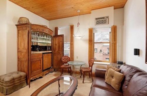 Downtown Hotel | Independence Square Unit 306, Hotel Room with Large Sitting Area & Wet Bar