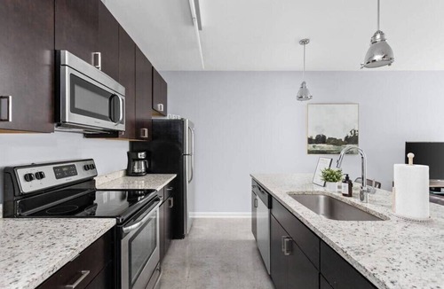 Cole-Noble District Apartment | Indy Monument Circle, Dream 1BR in CozySuites