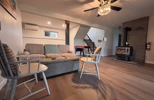 Wiarton House | Ingrid’s Green Haven - 27 Acre Private Farm