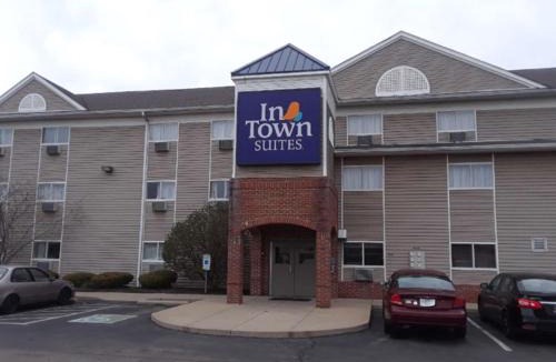 Parkdale Hotel | InTown Suites Extended Stay Cincinnati OH - Fairfield