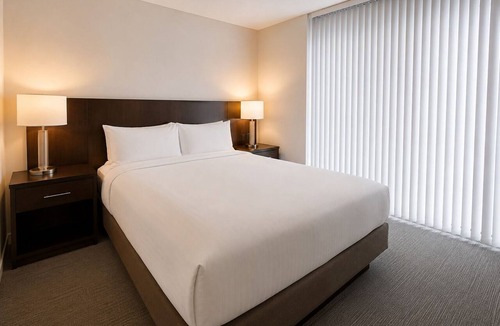 Garden District Hotel | Inviting 1BR Suite Close to Entertainment District