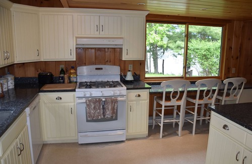 Union House | Inviting lakeside spot with stunning sunsets in Midcoast Maine