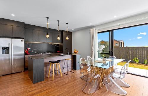 Karaka House | Its a bit country and a bit town