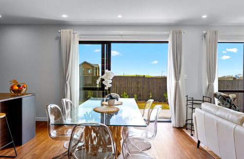Karaka House | Its a bit country and a bit town