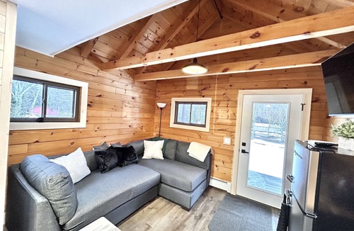 Fort Kent Mills Cabin | J19 North Charming Cozy Stay King Suite Direct Trail Access In Town WiFi