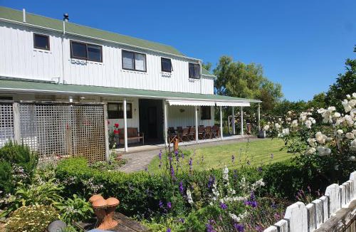 Preece Point Bed & Breakfast | Jacaranda Lodge