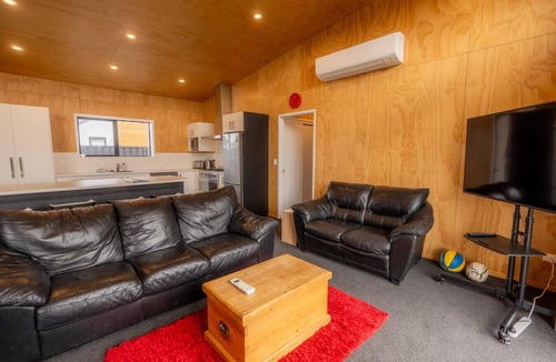 Twizel House | Jack Adamson Lodge, Twizel