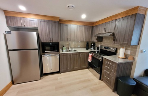 Petawawa House | Jack Pine Cabin at Pine Ridge Park