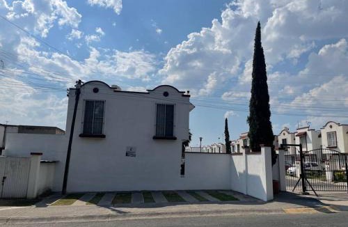 Tlaquepaque House | Jardines de Miraflores, Casa Remodelada completa zona sur ITESO TecMilenio UVM HP Colon Centro Sur