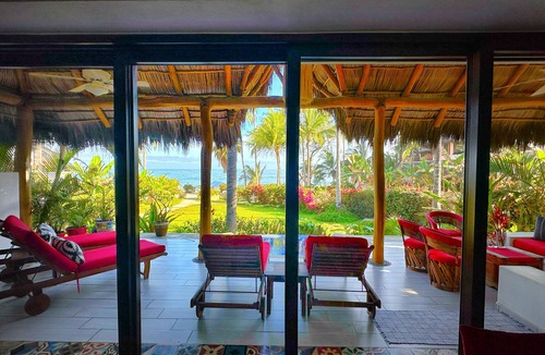 North End House | JAW-DROPPING SAYULITA BEACHFRONT home! Heated pool on perfect ocean view deck.