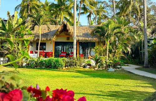 North End House | JAW-DROPPING SAYULITA BEACHFRONT home! Heated pool on perfect ocean view deck.