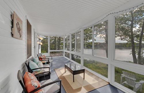 Sullivan House | JCR Taunton Bay Hideaway home