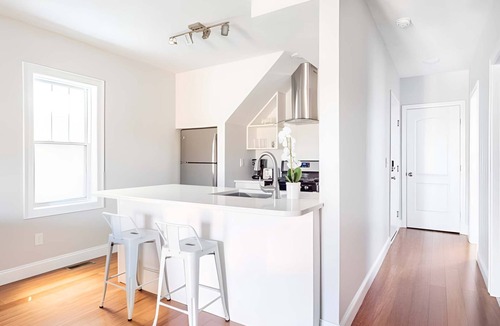 Federal Hill Apartment | Jennifer’s Chic Modern 1st Floor Apt Private Patio