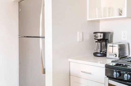 Federal Hill Apartment | Jennifer’s Chic Modern 1st Floor Apt Private Patio